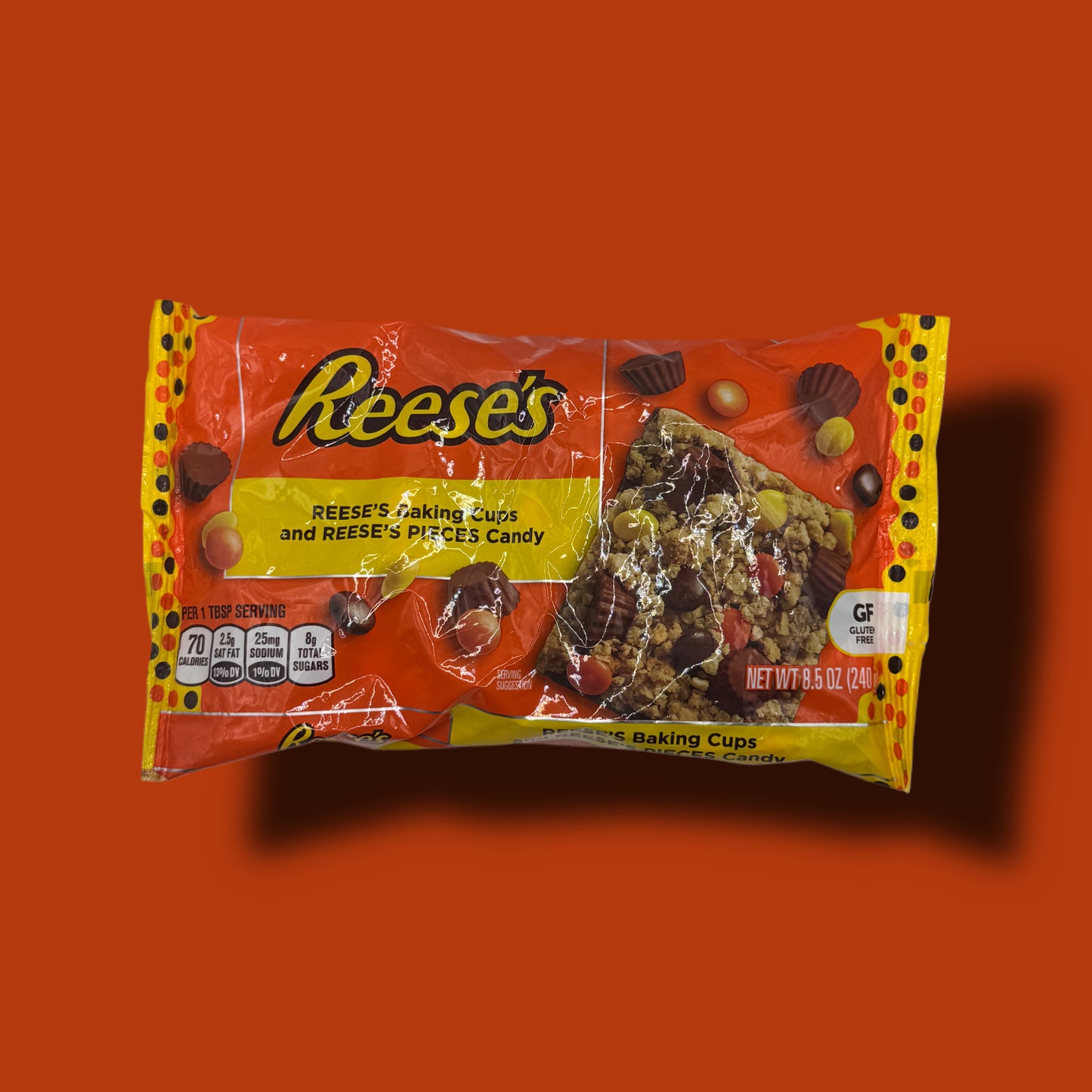 Reese's Baking Cups & Reese's Pieces Candy (240 g)